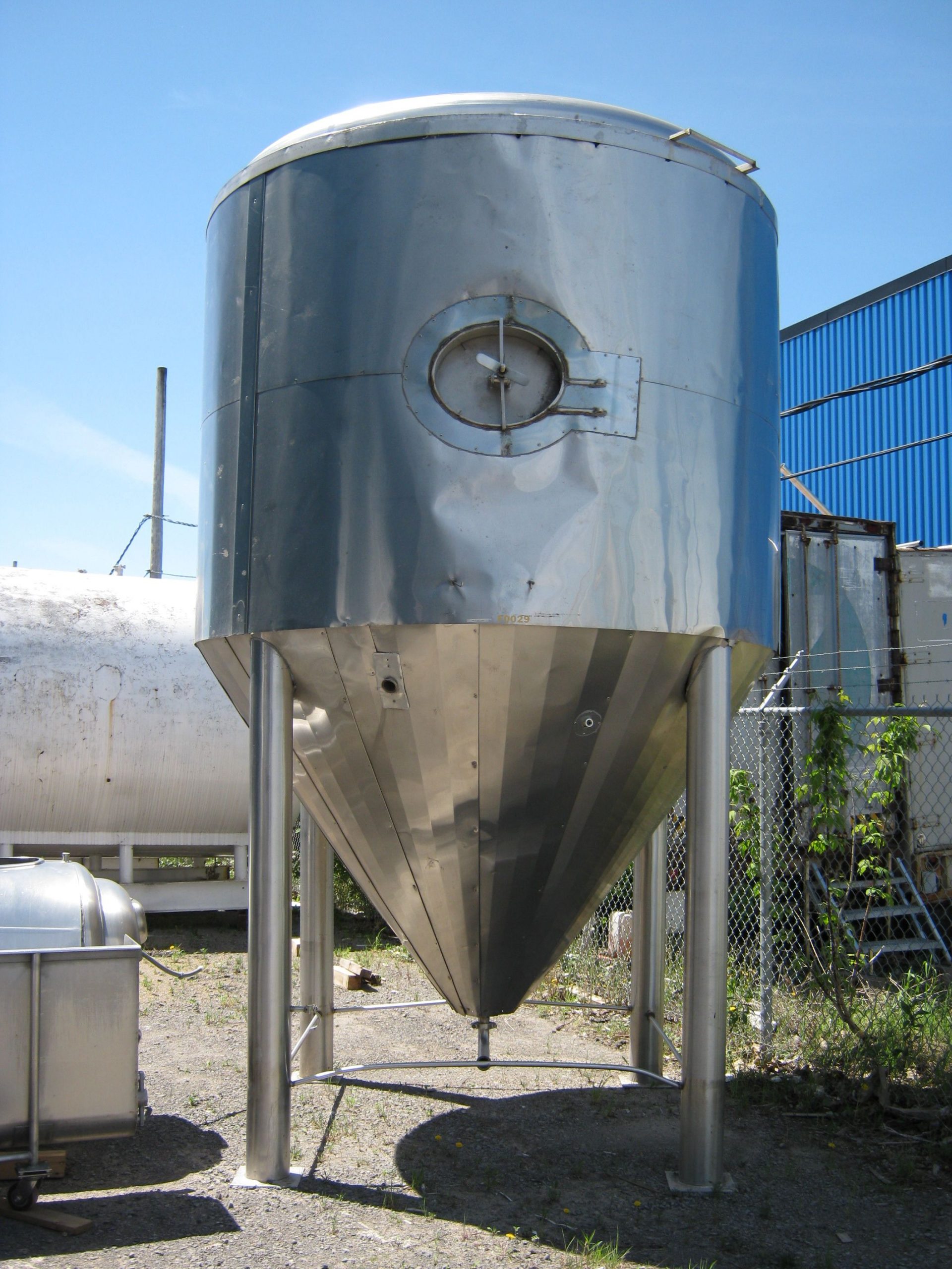 Réservoir style fermenteur fonds conique 10000 litres